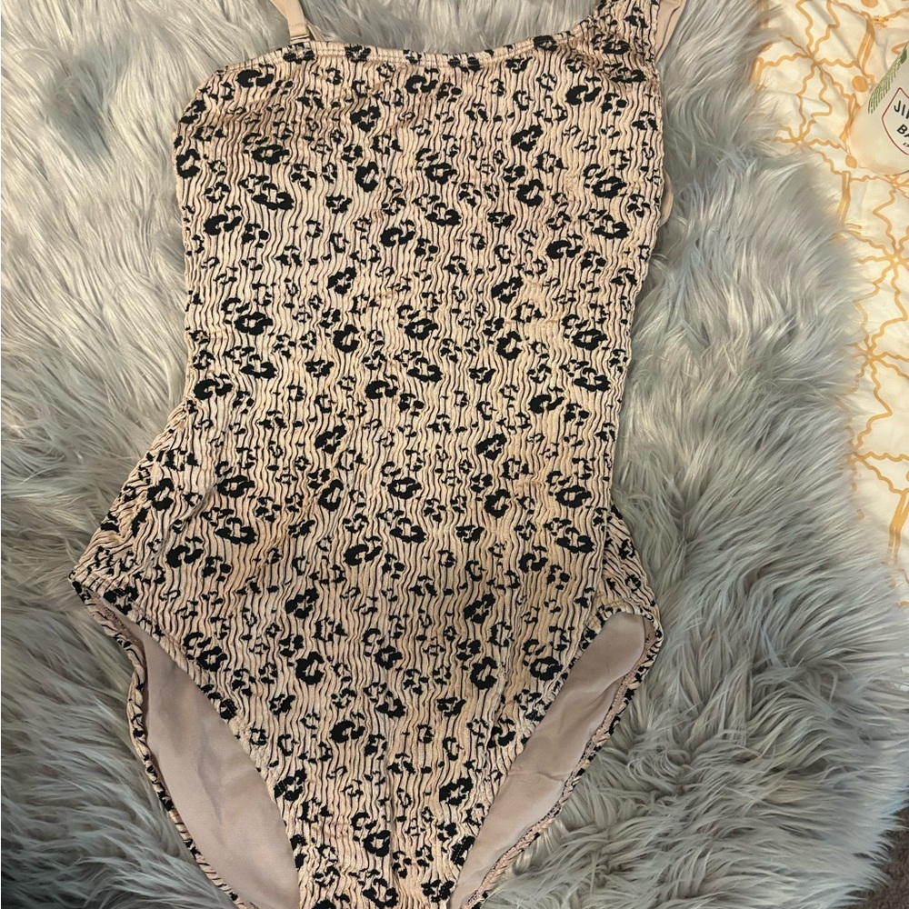 Time and Tru Black and Cream One Piece Swimsuit